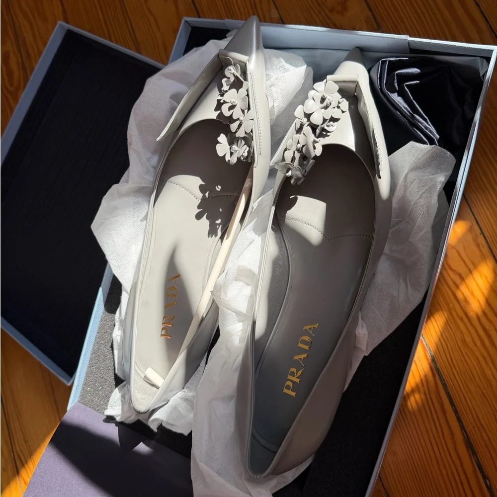 Prada Cream Pointed-Toe Floral Embellished Flats - Picture 3 of 9